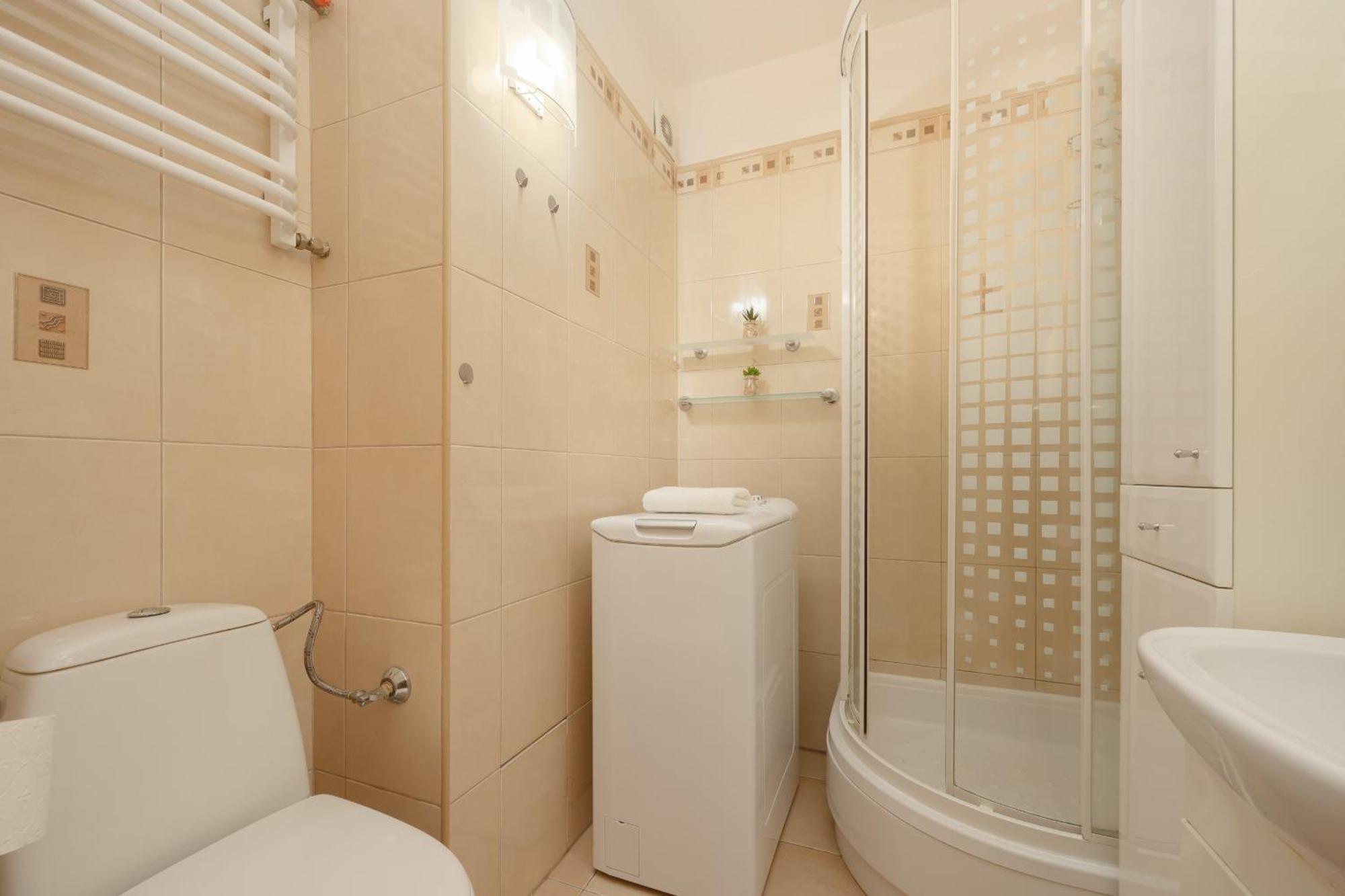 Apartament With Balcony For 2 People In By Renters Warszawa