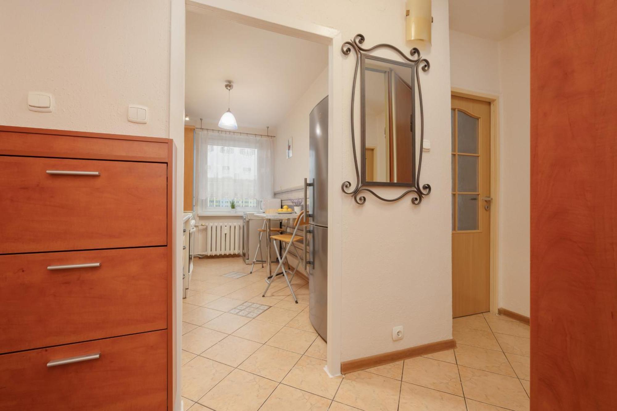With Balcony For 2 People In By Renters *