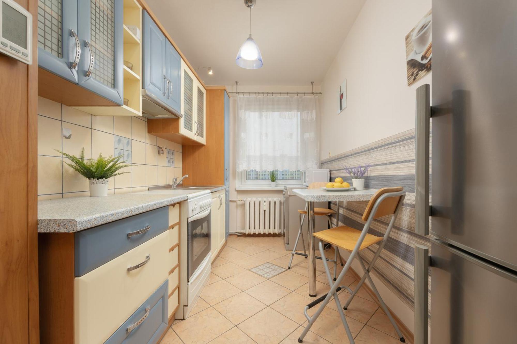 With Balcony For 2 People In By Renters *