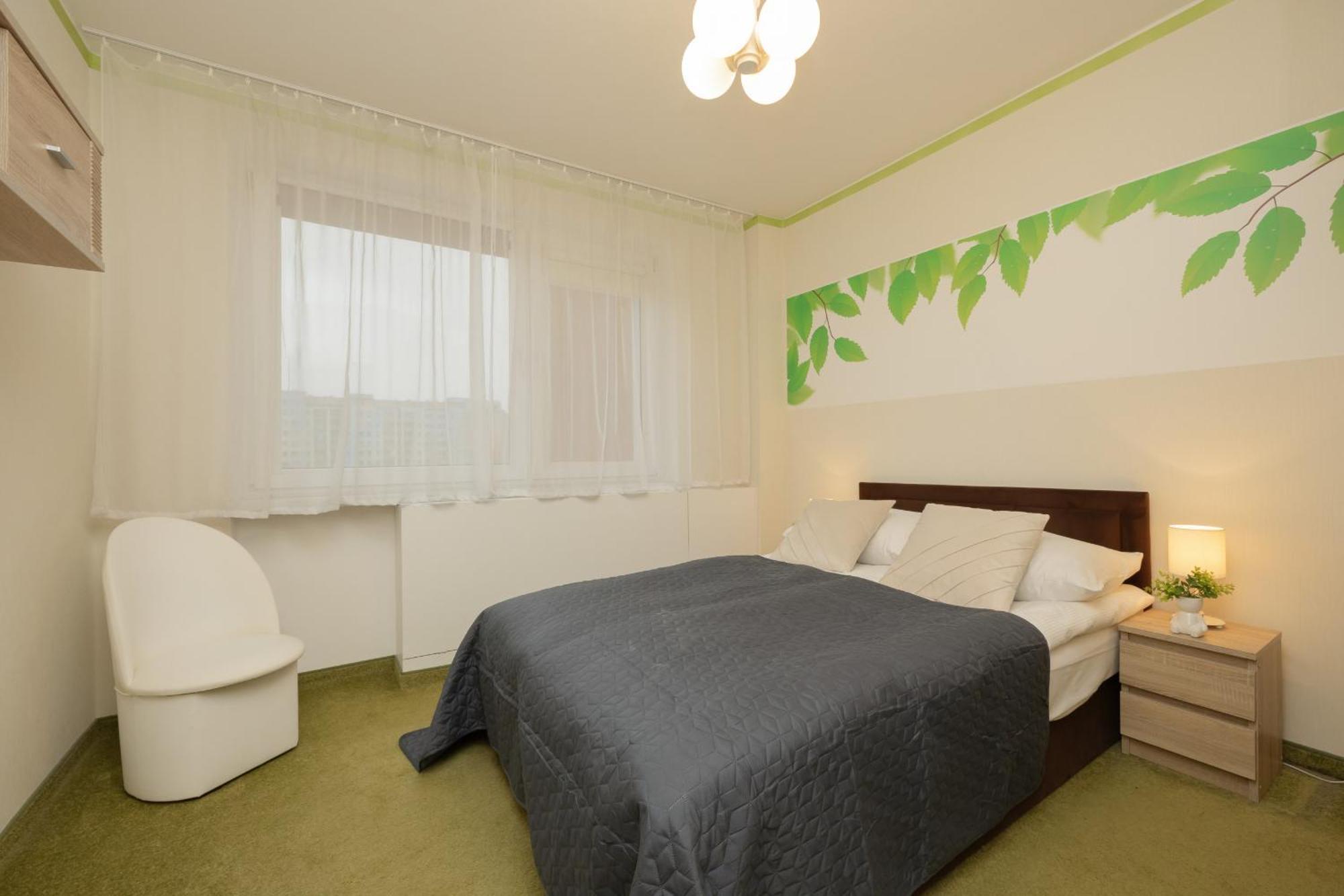 With Balcony For 2 People In By Renters Appartement